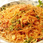 ベーコンとねぎのおかかバター醤油パスタ