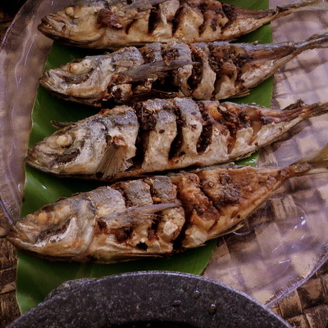 タイ式魚の唐揚げ