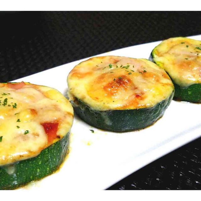 ズッキーニのトマトチーズ焼き By ココさん レシピブログ 料理ブログのレシピ満載