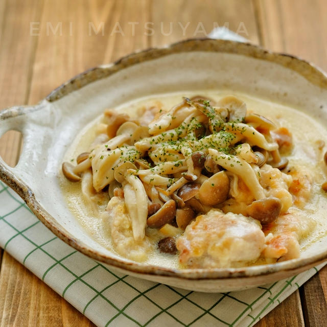 簡単！＊鶏肉としめじのクリーム煮＊生クリーム不要ジューシーな鶏もも肉としめ...