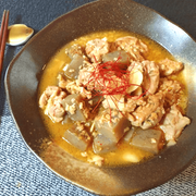 調味料3つ。激楽最高のチキンコンニャクのバタポン旨煮（糖質5.3g）