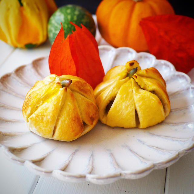 超簡単‼️食パンでパンプキンパン🎃