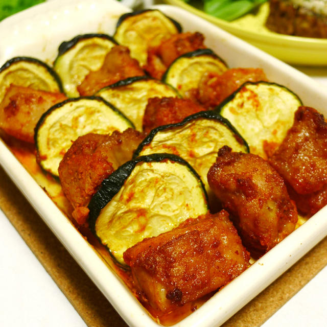 ハウス食品 スパイスクッキング タンドリーチキンで作る♪ スパイシー鶏肉とズッキーニの重ねオーブン焼き　オーブン焼き・おつまみ料理　-Recipe No.1390-