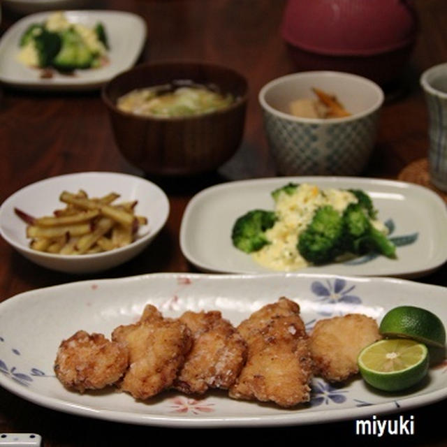 やわらか、鶏むね肉で味噌味の竜田揚げ。