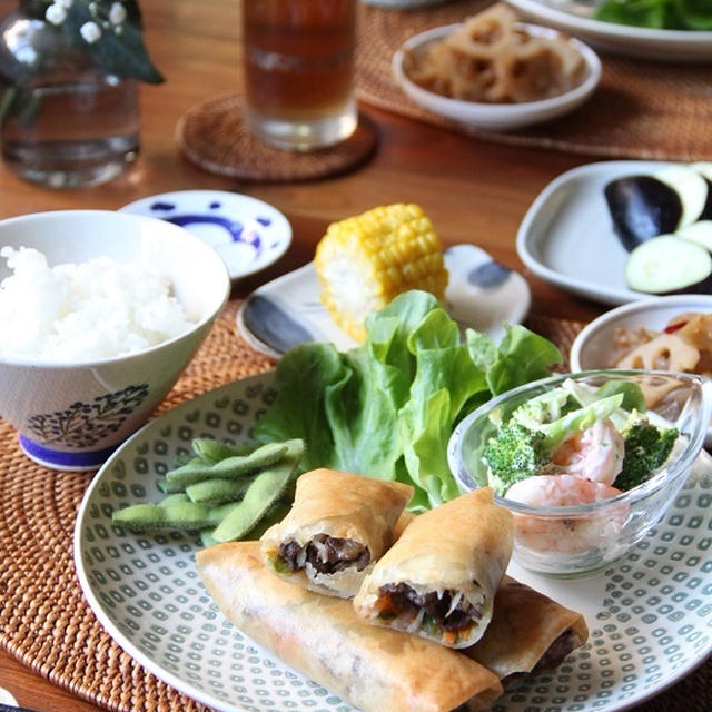 牛肉と野菜のスタミナ春巻き。枝豆収穫となすのぬか漬け。