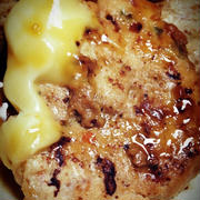 豆腐と鶏胸肉のヘルシーハンバーグ