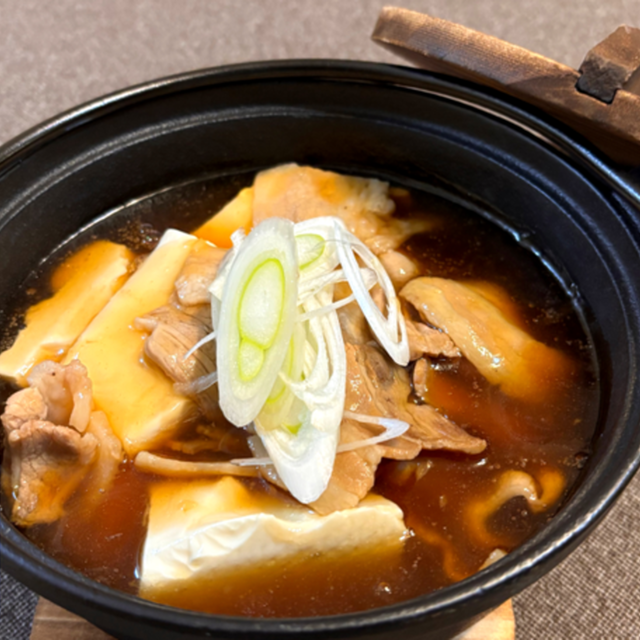ほんのり八角香る”中華肉豆腐”と優しい生姜風味の”和風肉豆腐”