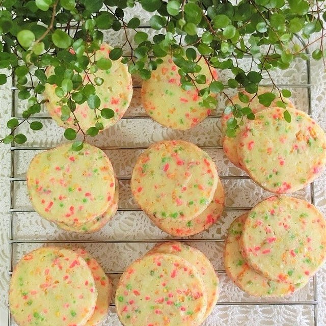 レシピ 簡単かわいい カラフルアイスボックスクッキー By Bibiすみれさん レシピブログ 料理ブログのレシピ満載