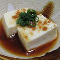 麺つゆ梅しょうがダレで味わう湯豆腐