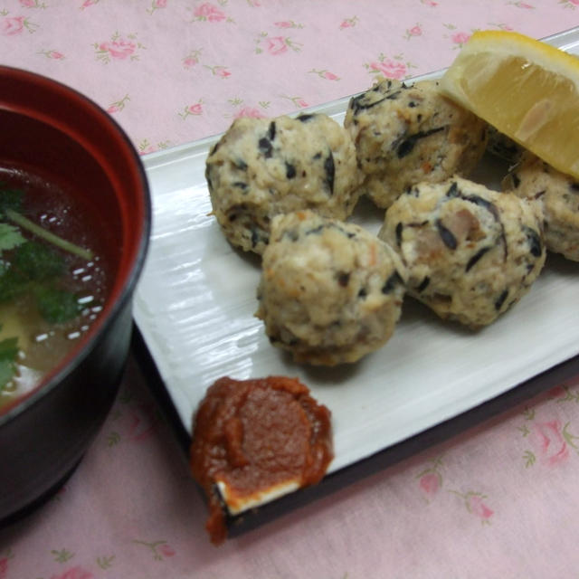 子供も食べれちゃう ひじきの煮物で簡単つくねとだし汁スープ By メグmamaさん レシピブログ 料理ブログのレシピ満載