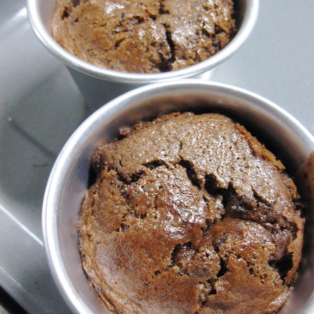 Hot Molten Chocolate Cake 黒糖のフォンダンショコラ