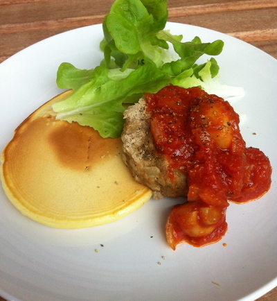 パンケーキと自家製サルシッチャのカフェ飯