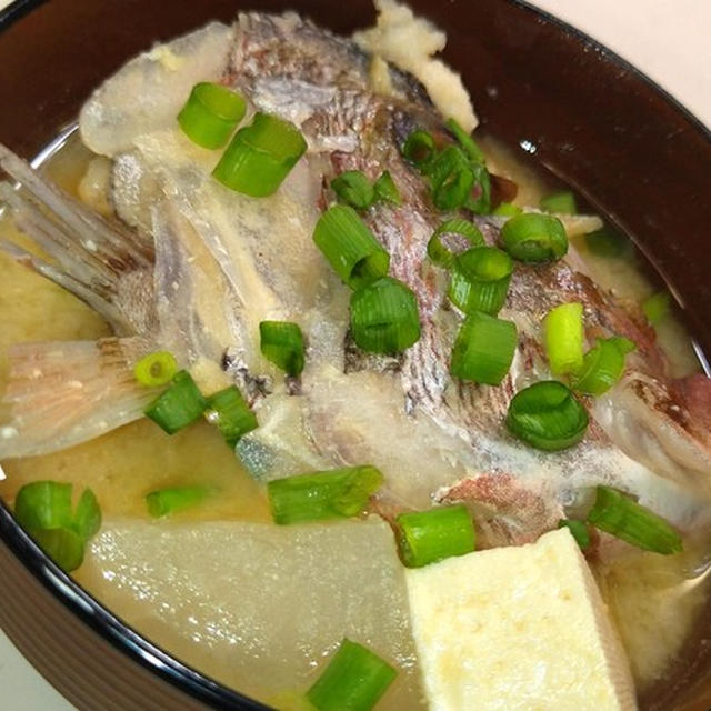 捨てるのはもったいないので作りました！！豆腐と大根★鯛のあら汁★味噌汁★