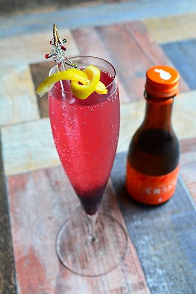 オレンジ色のさつまいも焼酎＆カシスの爽やか芋焼酎ソーダ   #カクテル