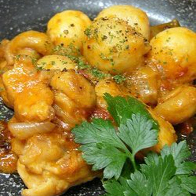 骨付きチキンと里芋のトマトソース煮込み♪