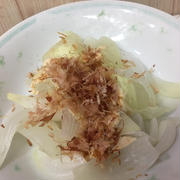 電子レンジで簡単新玉ねぎサラダ