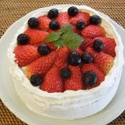 ヴィーガン　いちごとブルーベリーのケーキ
