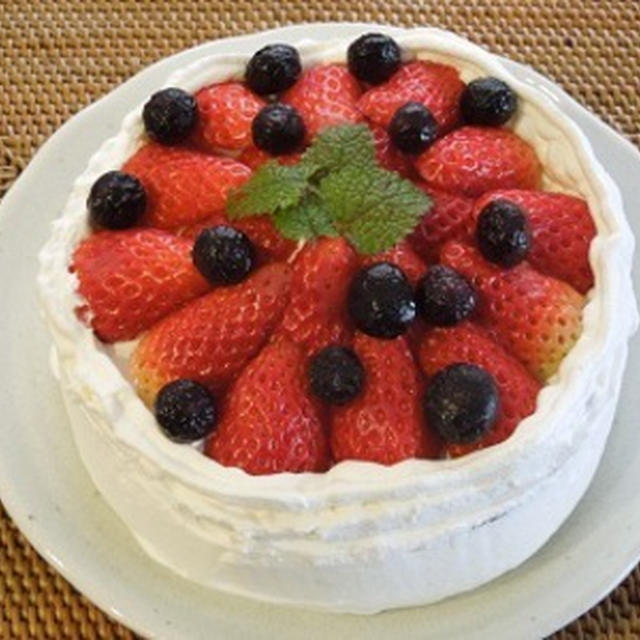 ヴィーガン いちごとブルーベリーのケーキ By Solさん レシピブログ 料理ブログのレシピ満載