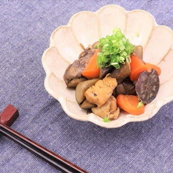 【定番おかず】人参とごぼうを使用した筑前煮