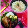 豚バラ甘辛串焼き　茄子と唐辛子の甘辛煮　ミョウガの甘酢漬け　流水麺　麺のお弁当