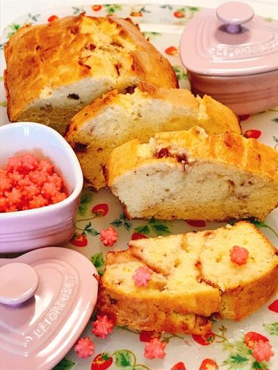 バニラ香る苺のマーブルパウンドケーキ