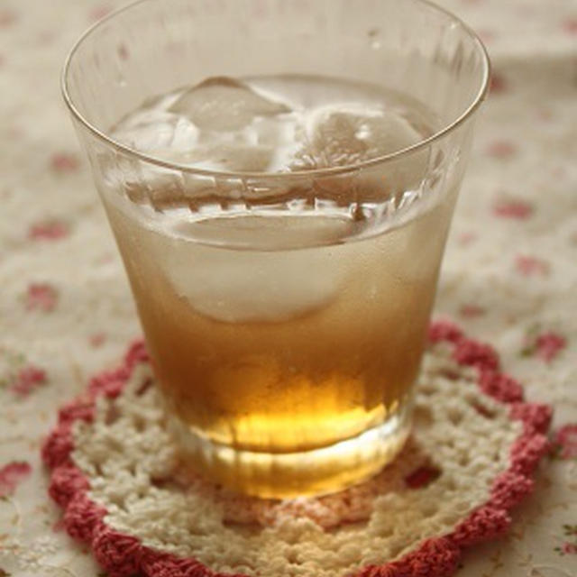 梅の黒酢シロップドリンクで、ほっと一息