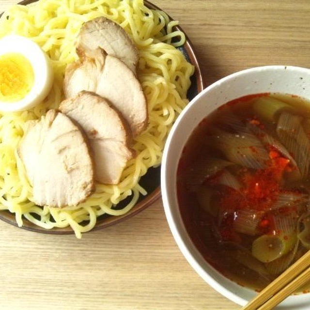 自家製焼豚載せ、旨辛つけ麺