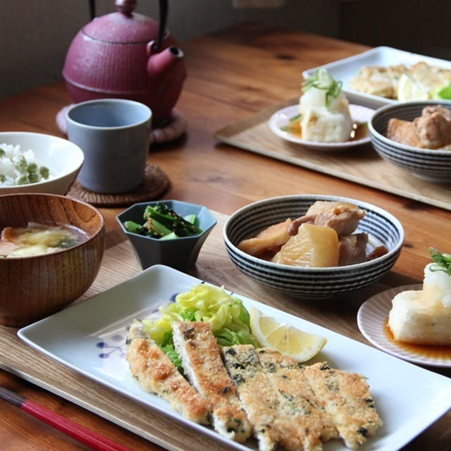 まぐろのミラノ風カツレツ。大根と鶏肉の煮物。