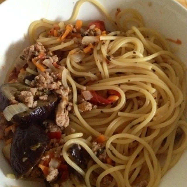 ナスとトマトソースのパスタ