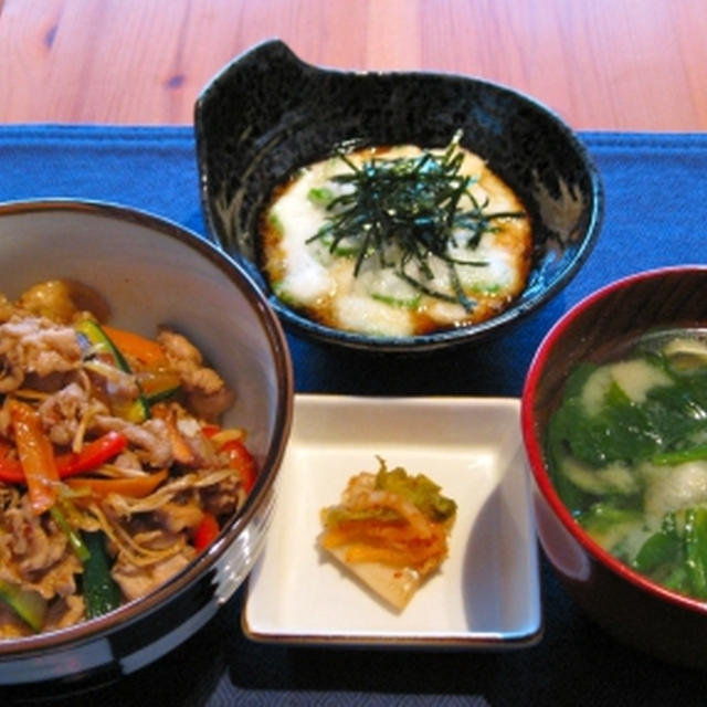 チャオメン又はプルコギ丼