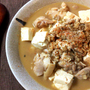本場の味を日本風に。麻婆豆腐鶏はスープまで旨み浸透。（糖質9.8g）