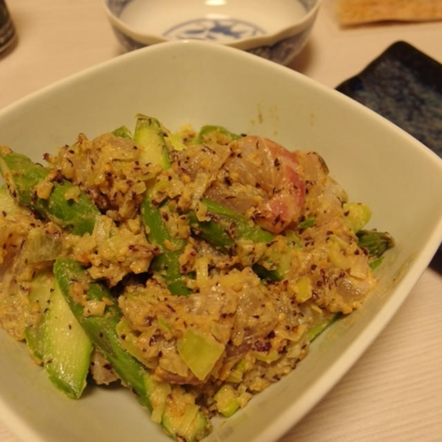 鯛とアスパラのごま味噌ゆかり和え・山椒風味の鶏ごぼう炒り卵