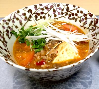 豚ひき肉と豆腐のトマト入りピリ辛スープ