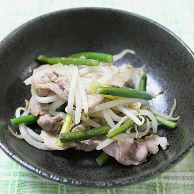 豚肉ともやしとにんにくの芽の炒めものとアジのお刺身・なめろうと卯の花でうちごはん（レシピ付）