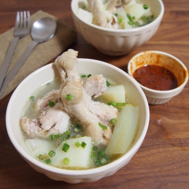 【超おすすめ食べるスープ♡煮込むだけで簡単！！鶏肉ほろほろ〜♡タッカンマリ風スープ♪】