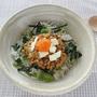 ちょこっとピリ辛あったかカルシウムネバネバ丼