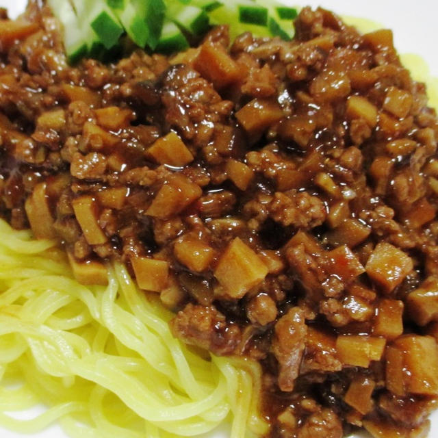 ジャージャー麺＜筍、椎茸の歯ざわりと一緒に＞