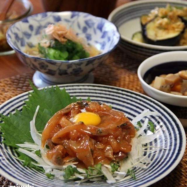 あじのユッケ と 五目豆煮。豆腐ドーナツ。