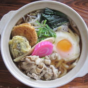 天ぷらと豚肉の鍋焼きうどん