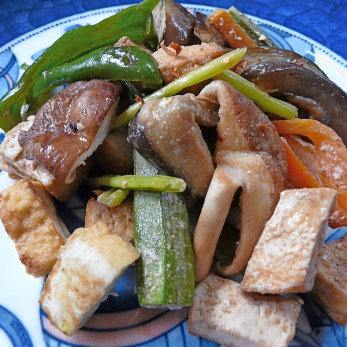 副菜も主菜も主食も汁物も！小松菜＆ピーマンの簡単レシピ9選の画像