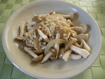 とろりんキノコ炒め