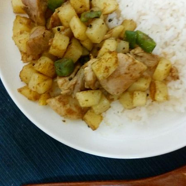 後味さっぱり梅肉風味＊鶏もも肉とじゃがいものガラムマサラ炒め。