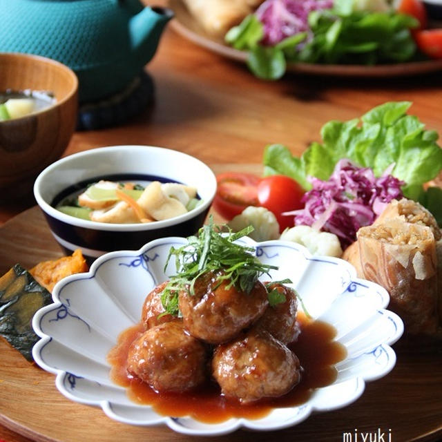 肉だんごの甘酢あんかけ と 焼きそば春巻き・プレート。