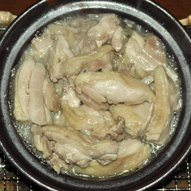 炭火で作る『鶏モモ肉』の陶板焼
