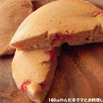 フレッシュいちごで簡単ホットケーキ♪