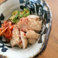 さっぱり鶏チャーシューとアボカドキムチ丼