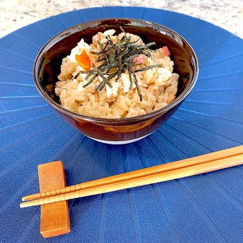 余った煮しめ＆かまぼこリメイク！子ども喜ぶ炊き込みご飯