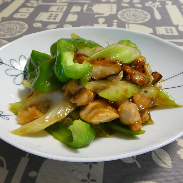 鶏肉とセロリの炒め物