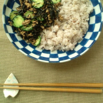 きゅうりとひじきのオイ丼