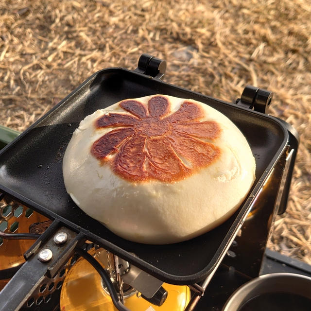 ホットサンドメーカーで肉まん焼き